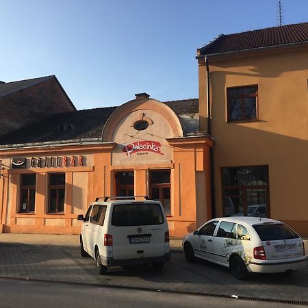 Grillbar Penzion&Restaurant Spišská Nová Ves Esterno foto