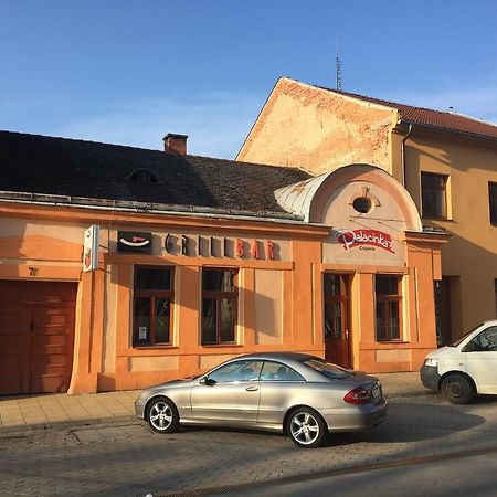 Grillbar Penzion&Restaurant Spišská Nová Ves Esterno foto