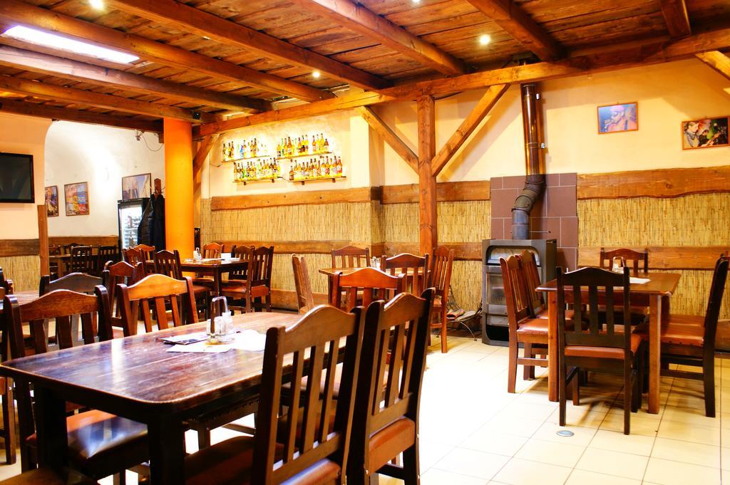 Grillbar Penzion&Restaurant Spišská Nová Ves Esterno foto