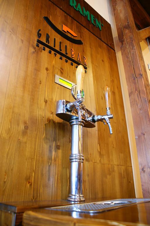 Grillbar Penzion&Restaurant Spišská Nová Ves Esterno foto